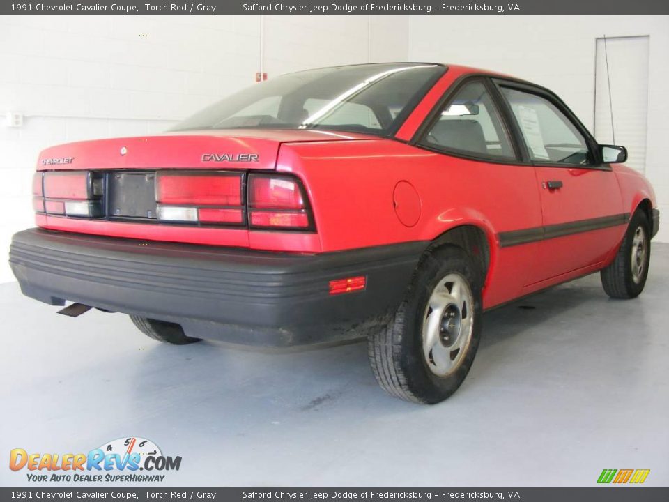 1991 Chevrolet Cavalier Coupe Torch Red / Gray Photo #4