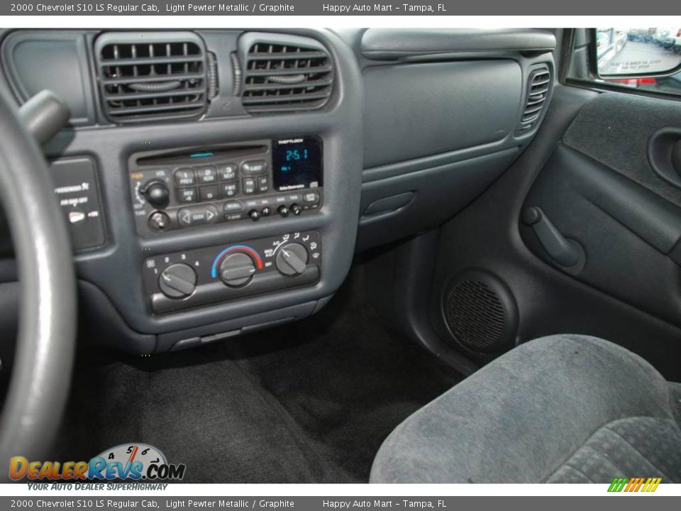 2000 Chevrolet S10 LS Regular Cab Light Pewter Metallic / Graphite Photo #15