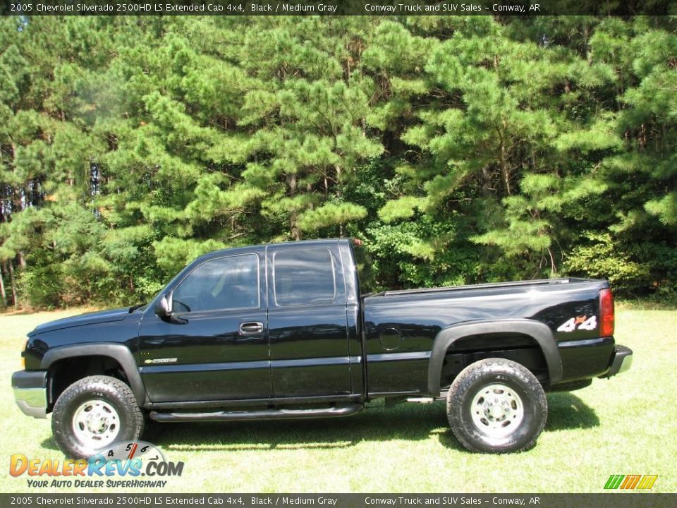 2005 Chevrolet Silverado 2500HD LS Extended Cab 4x4 Black / Medium Gray Photo #2