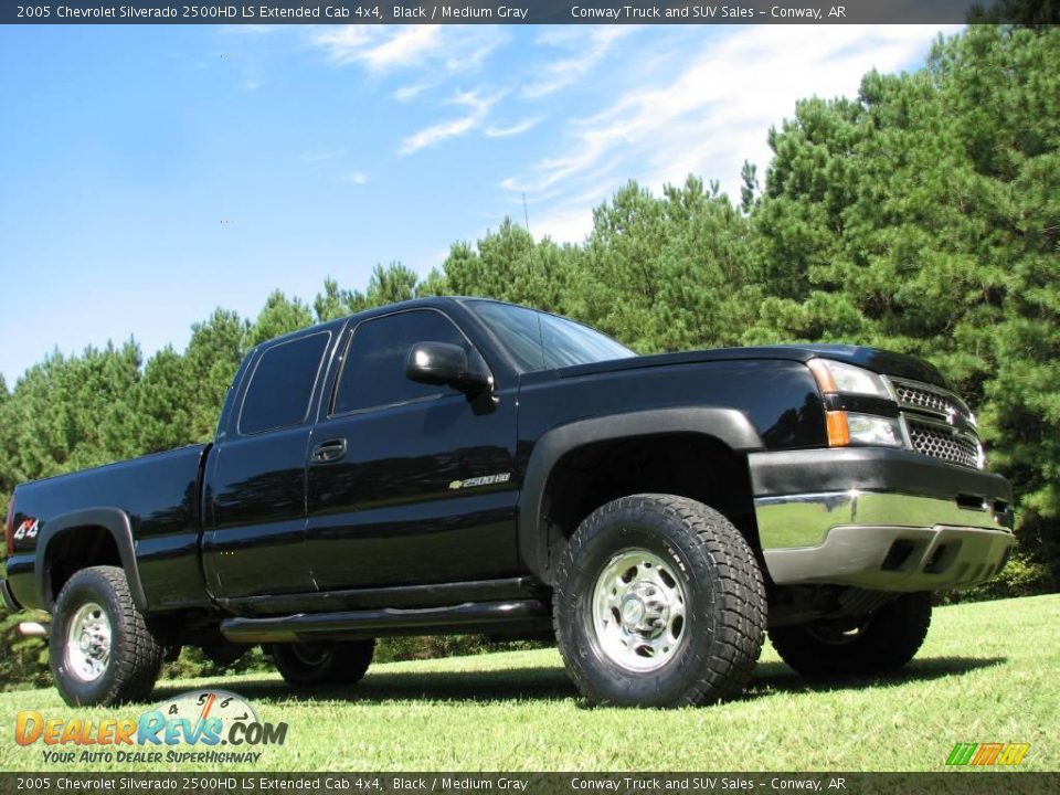 2005 Chevrolet Silverado 2500HD LS Extended Cab 4x4 Black / Medium Gray Photo #3