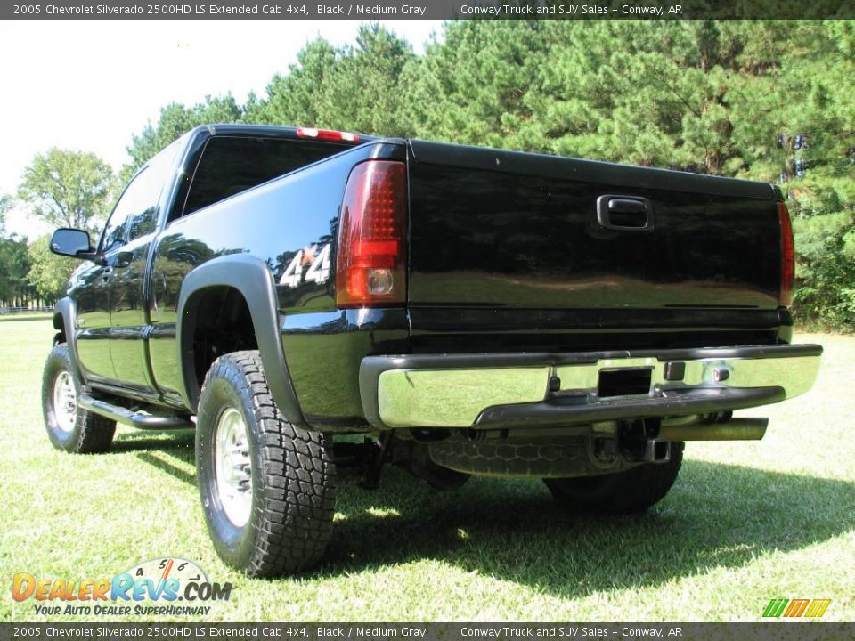 2005 Chevrolet Silverado 2500HD LS Extended Cab 4x4 Black / Medium Gray Photo #6