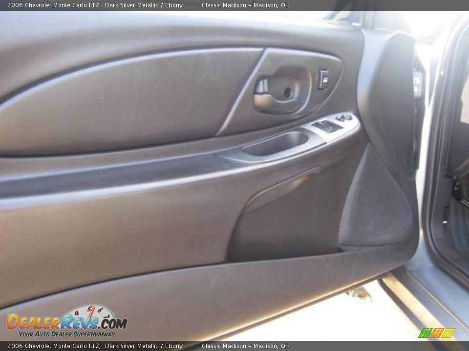 2006 Chevrolet Monte Carlo LTZ Dark Silver Metallic / Ebony Photo #12