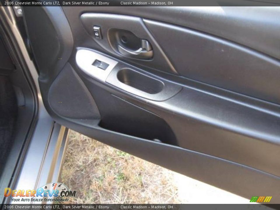 2006 Chevrolet Monte Carlo LTZ Dark Silver Metallic / Ebony Photo #17
