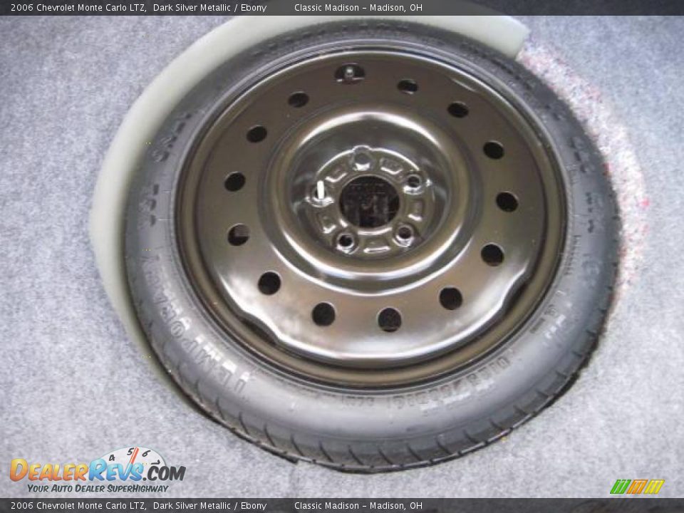 2006 Chevrolet Monte Carlo LTZ Dark Silver Metallic / Ebony Photo #24