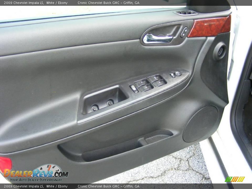 2009 Chevrolet Impala LS White / Ebony Photo #12