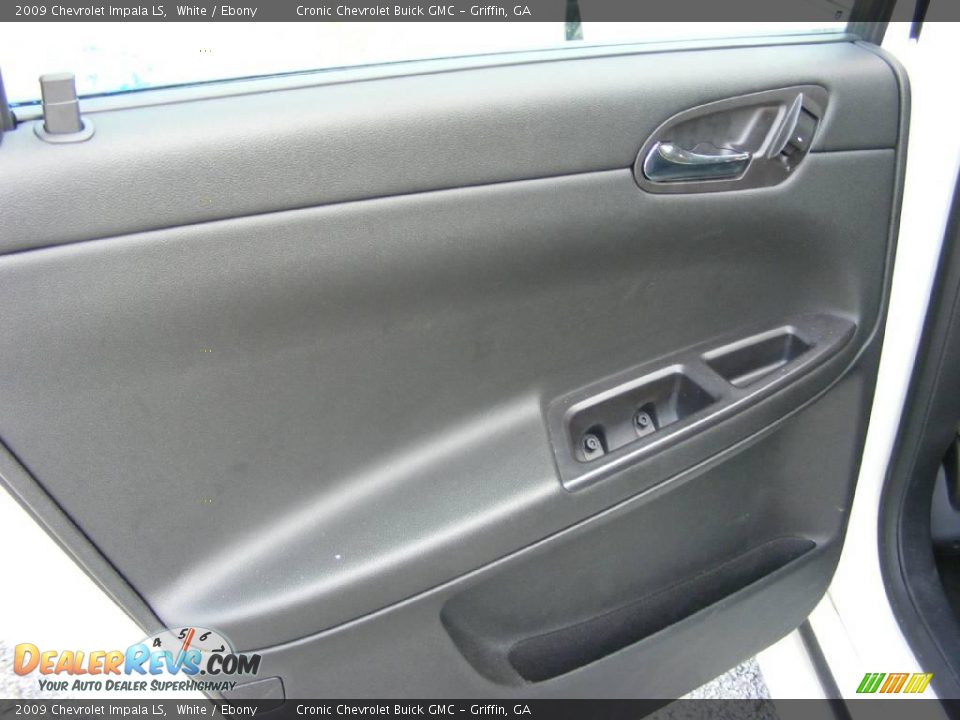 2009 Chevrolet Impala LS White / Ebony Photo #14