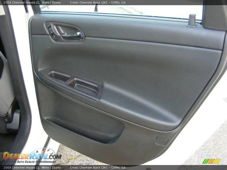 2009 Chevrolet Impala LS White / Ebony Photo #16