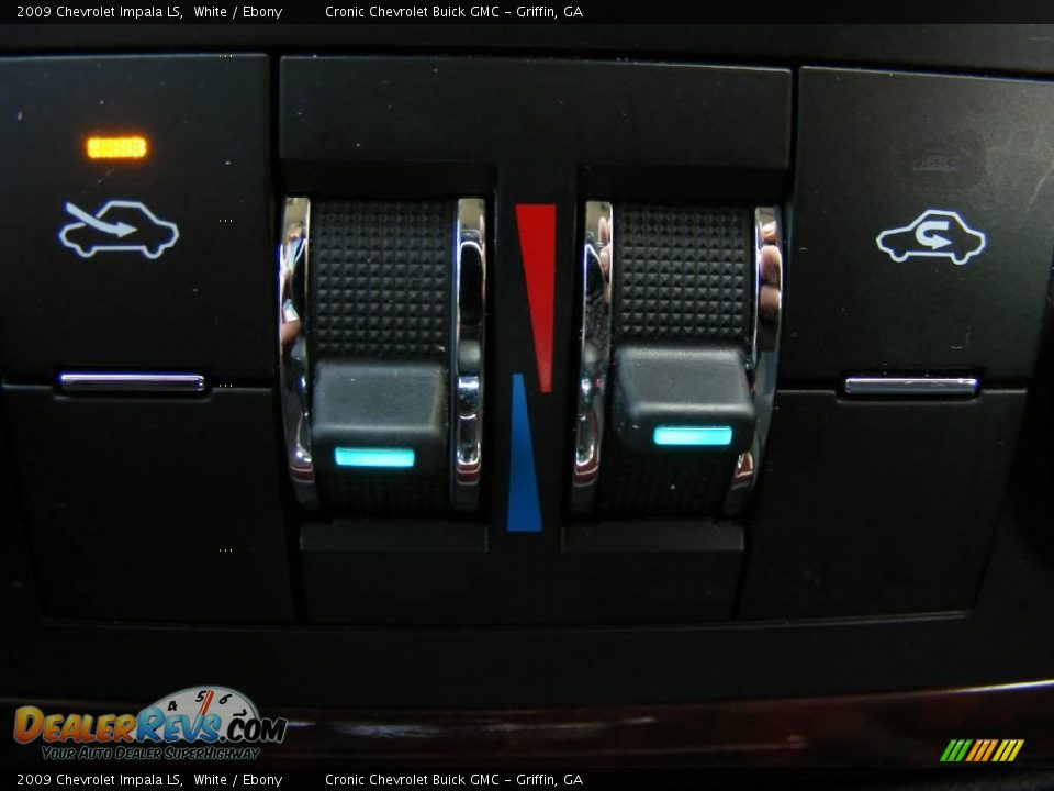 2009 Chevrolet Impala LS White / Ebony Photo #24