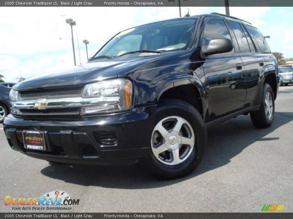 2005 Chevrolet TrailBlazer LS Black / Light Gray Photo #1
