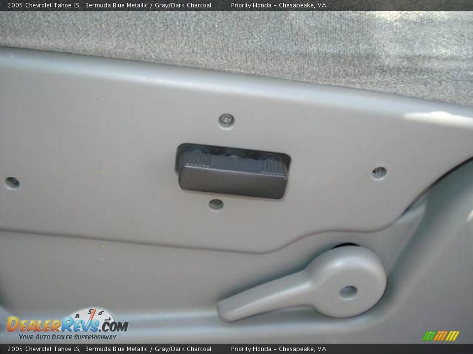 2005 Chevrolet Tahoe LS Bermuda Blue Metallic / Gray/Dark Charcoal Photo #13