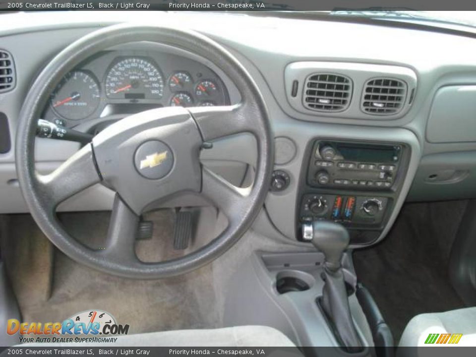 2005 Chevrolet TrailBlazer LS Black / Light Gray Photo #14