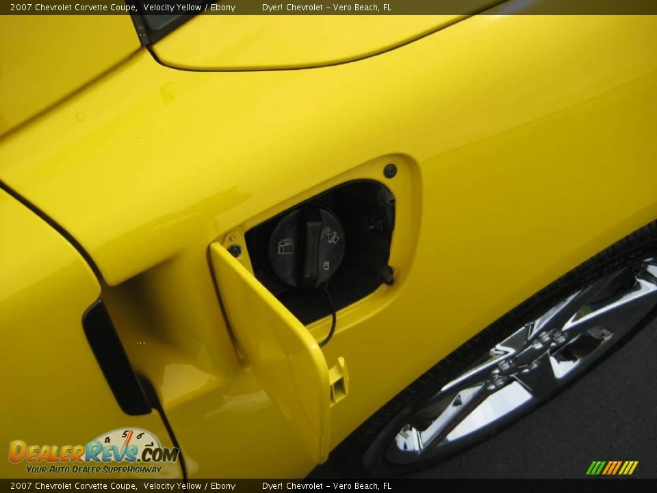 2007 Chevrolet Corvette Coupe Velocity Yellow / Ebony Photo #17