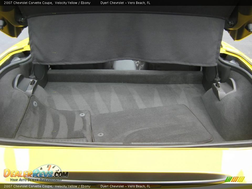 2007 Chevrolet Corvette Coupe Velocity Yellow / Ebony Photo #31