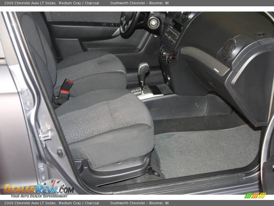 2009 Chevrolet Aveo LT Sedan Medium Gray / Charcoal Photo #4
