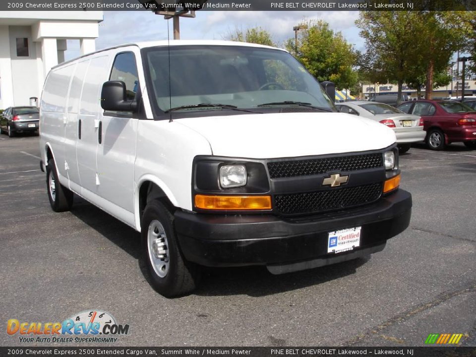 2009 Chevrolet Express 2500 Extended Cargo Van Summit White / Medium Pewter Photo #2
