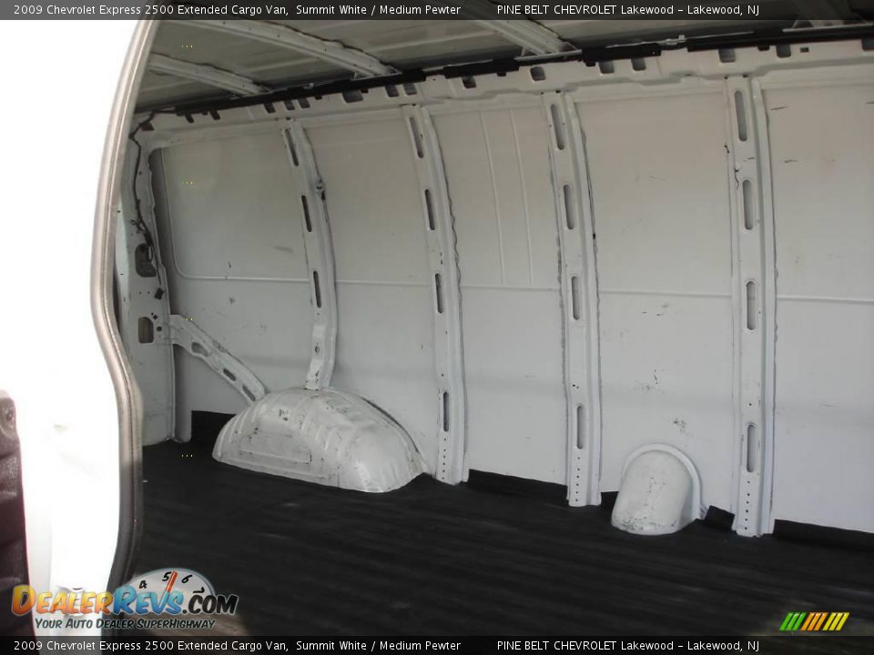 2009 Chevrolet Express 2500 Extended Cargo Van Summit White / Medium Pewter Photo #8