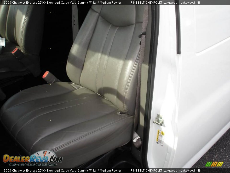 2009 Chevrolet Express 2500 Extended Cargo Van Summit White / Medium Pewter Photo #10