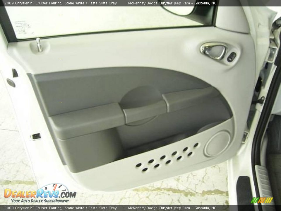 2009 Chrysler PT Cruiser Touring Stone White / Pastel Slate Gray Photo #7
