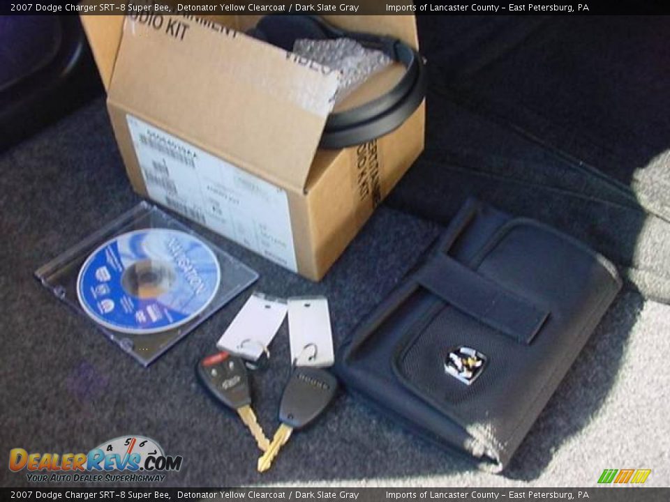2007 Dodge Charger SRT-8 Super Bee Detonator Yellow Clearcoat / Dark Slate Gray Photo #15