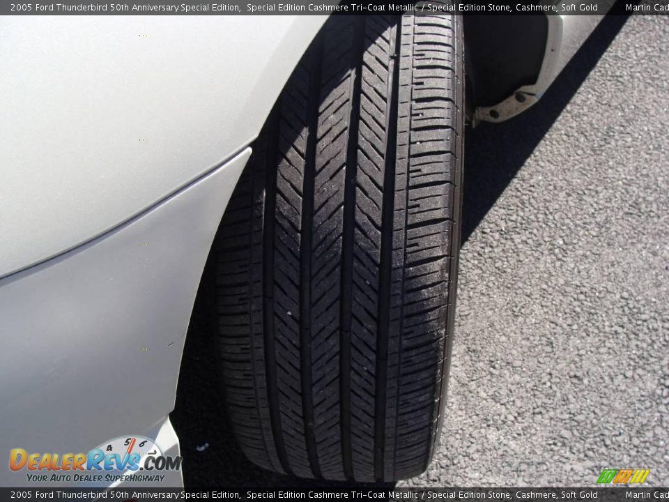 2005 Ford Thunderbird 50th Anniversary Special Edition Special Edition Cashmere Tri-Coat Metallic / Special Edition Stone, Cashmere, Soft Gold Photo #10