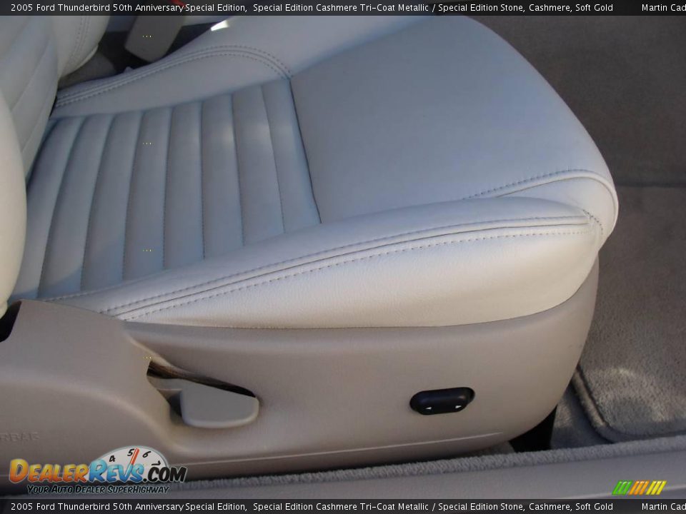 2005 Ford Thunderbird 50th Anniversary Special Edition Special Edition Cashmere Tri-Coat Metallic / Special Edition Stone, Cashmere, Soft Gold Photo #18