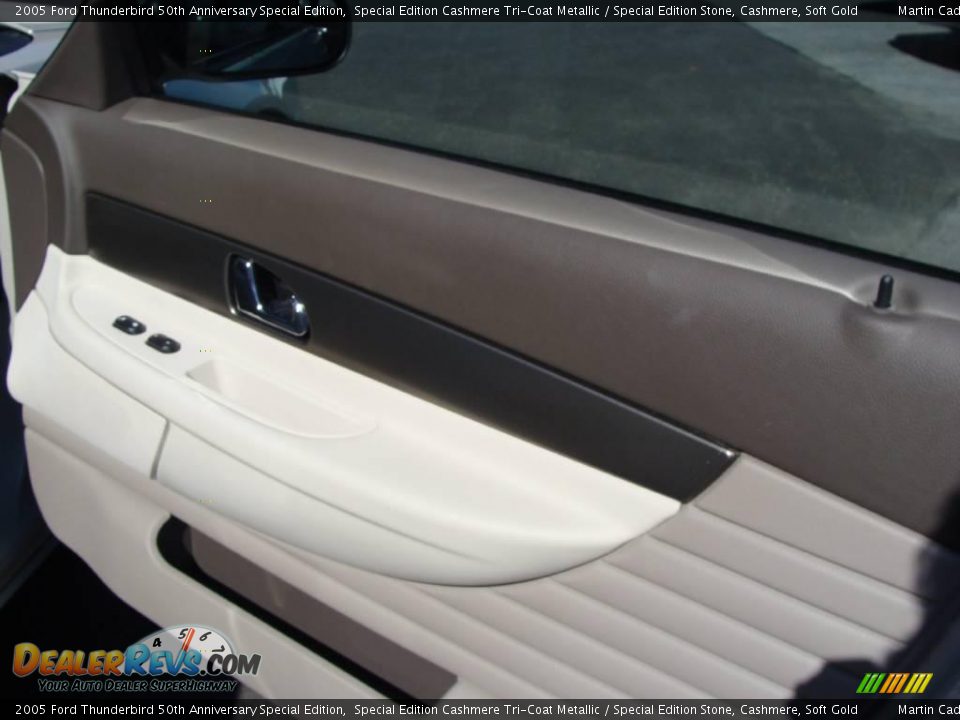 2005 Ford Thunderbird 50th Anniversary Special Edition Special Edition Cashmere Tri-Coat Metallic / Special Edition Stone, Cashmere, Soft Gold Photo #20