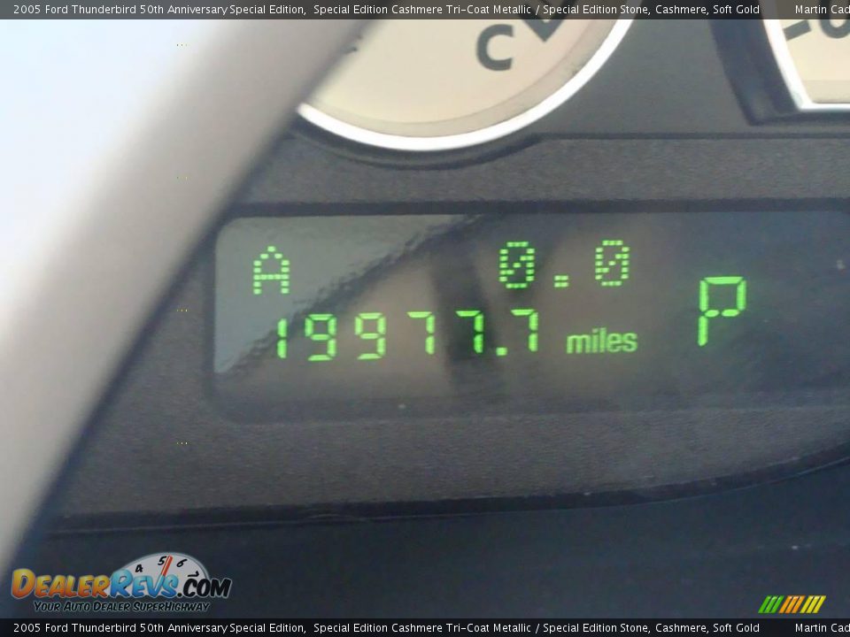 2005 Ford Thunderbird 50th Anniversary Special Edition Special Edition Cashmere Tri-Coat Metallic / Special Edition Stone, Cashmere, Soft Gold Photo #26