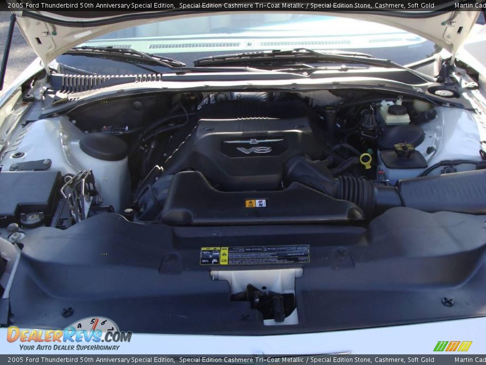 2005 Ford Thunderbird 50th Anniversary Special Edition Special Edition Cashmere Tri-Coat Metallic / Special Edition Stone, Cashmere, Soft Gold Photo #28