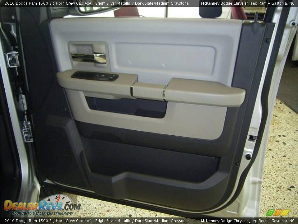 2010 Dodge Ram 1500 Big Horn Crew Cab 4x4 Bright Silver Metallic / Dark Slate/Medium Graystone Photo #13