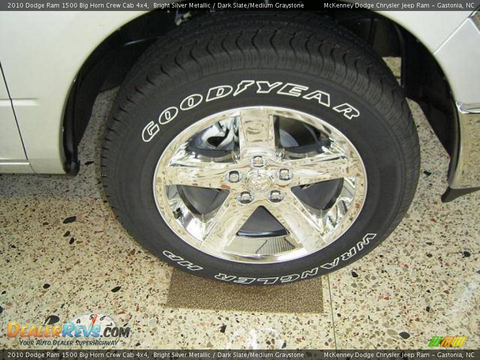 2010 Dodge Ram 1500 Big Horn Crew Cab 4x4 Bright Silver Metallic / Dark Slate/Medium Graystone Photo #15