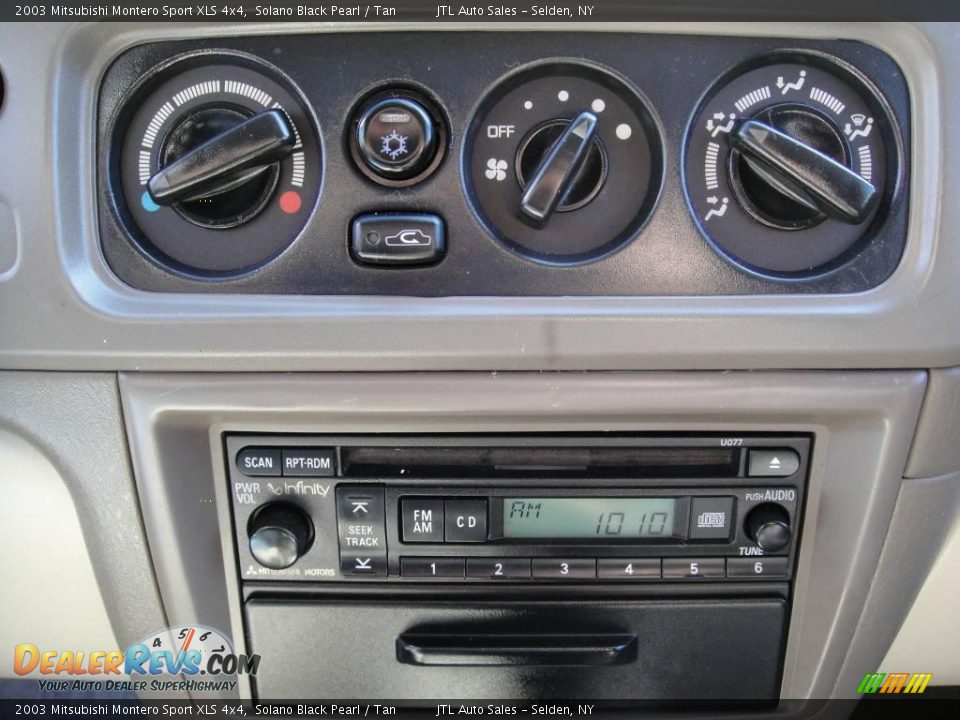 2003 Mitsubishi Montero Sport XLS 4x4 Solano Black Pearl / Tan Photo #13