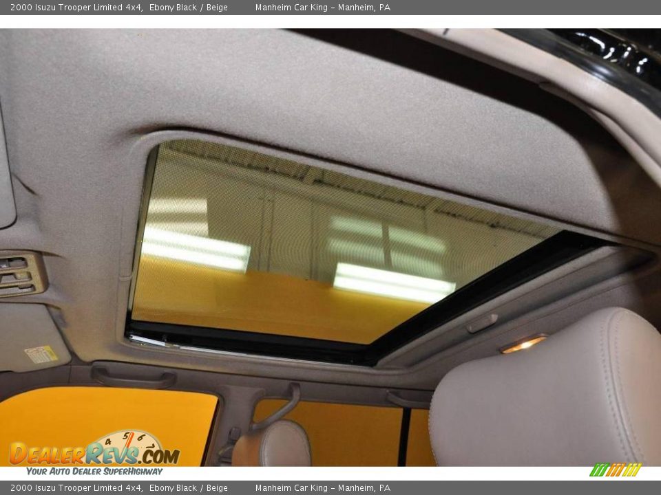 2000 Isuzu Trooper Limited 4x4 Ebony Black / Beige Photo #11