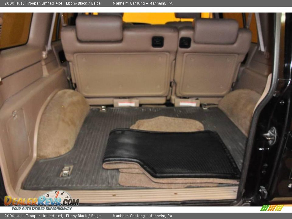2000 Isuzu Trooper Limited 4x4 Ebony Black / Beige Photo #16