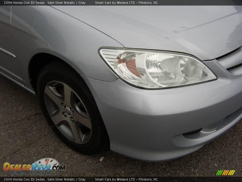 2004 Honda Civic EX Sedan Satin Silver Metallic / Gray Photo #10