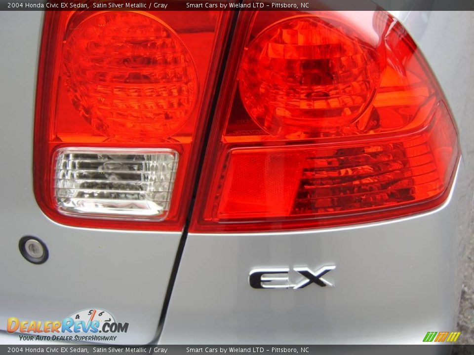 2004 Honda Civic EX Sedan Satin Silver Metallic / Gray Photo #12