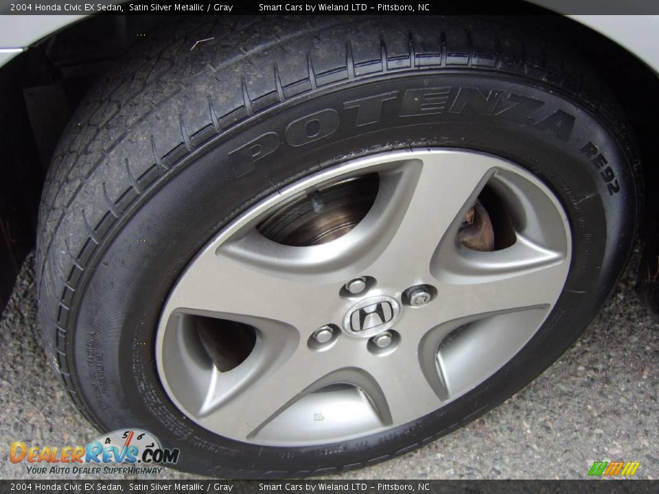 2004 Honda Civic EX Sedan Satin Silver Metallic / Gray Photo #26