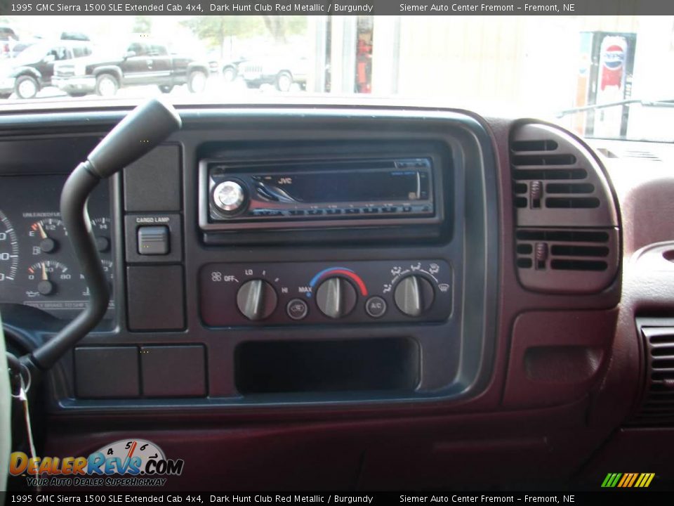 1995 GMC Sierra 1500 SLE Extended Cab 4x4 Dark Hunt Club Red Metallic / Burgundy Photo #11