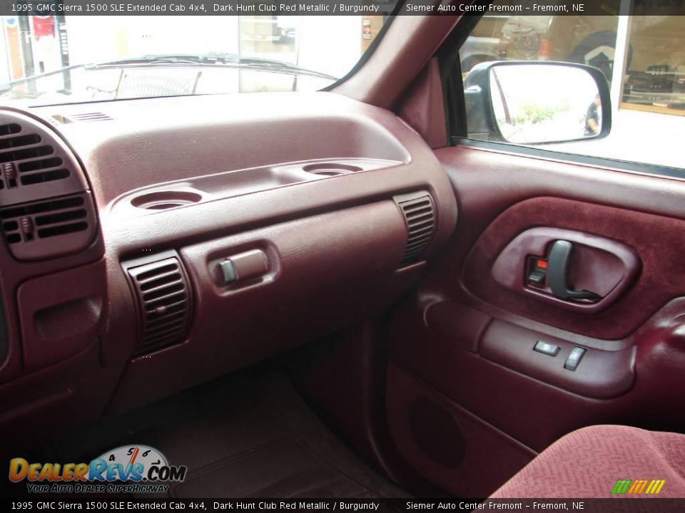 1995 GMC Sierra 1500 SLE Extended Cab 4x4 Dark Hunt Club Red Metallic / Burgundy Photo #12