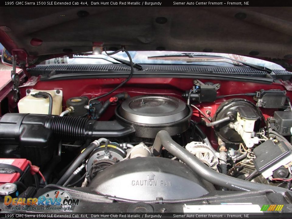 1995 GMC Sierra 1500 SLE Extended Cab 4x4 Dark Hunt Club Red Metallic / Burgundy Photo #16