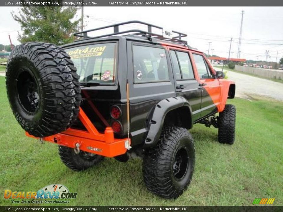 1992 Jeep Cherokee Sport 4x4 Orange/Black / Gray Photo #5