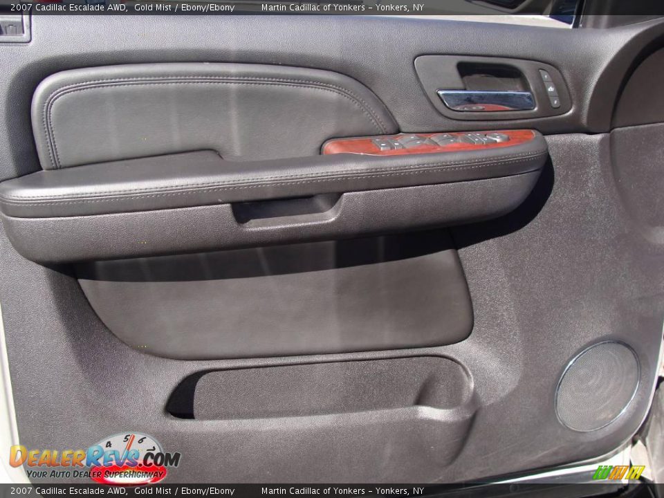 2007 Cadillac Escalade AWD Gold Mist / Ebony/Ebony Photo #9