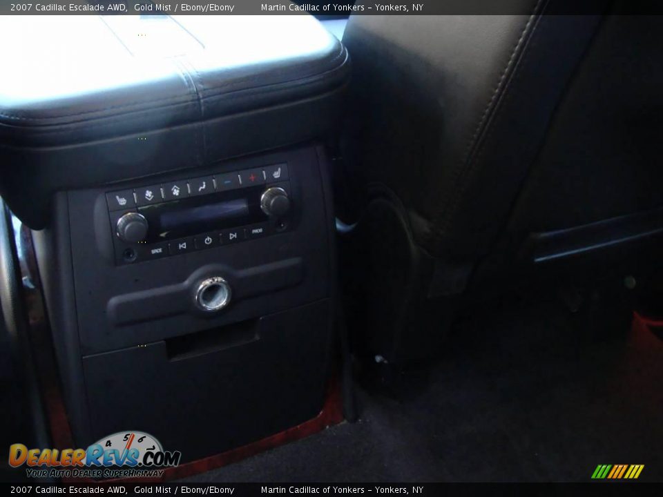 2007 Cadillac Escalade AWD Gold Mist / Ebony/Ebony Photo #22