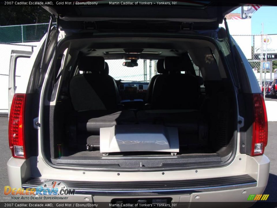 2007 Cadillac Escalade AWD Gold Mist / Ebony/Ebony Photo #26