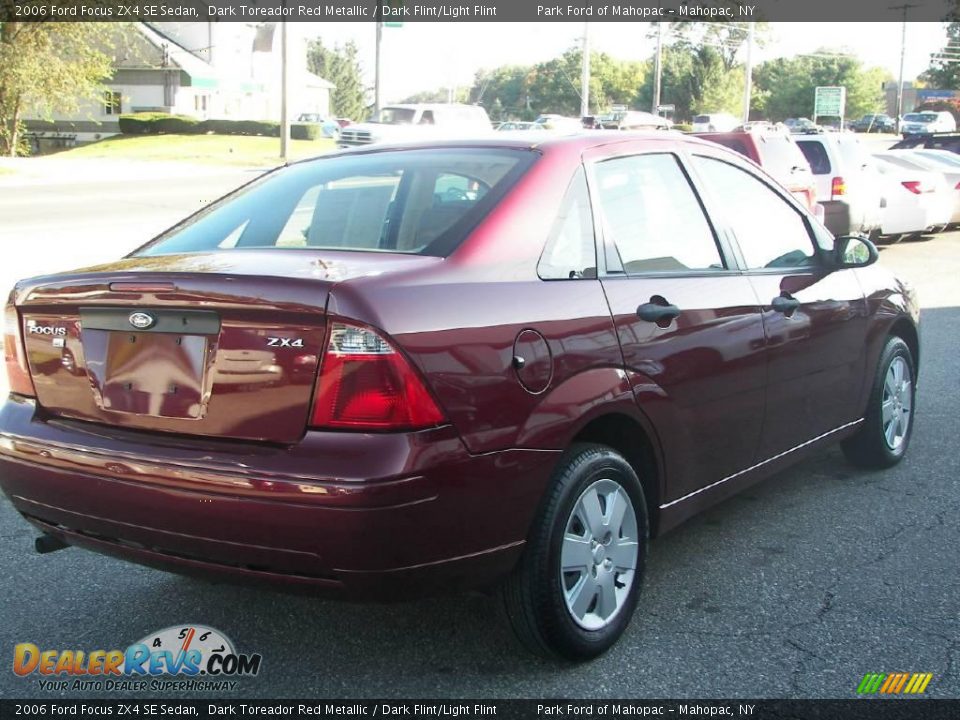 2006 Ford Focus ZX4 SE Sedan Dark Toreador Red Metallic / Dark Flint/Light Flint Photo #3