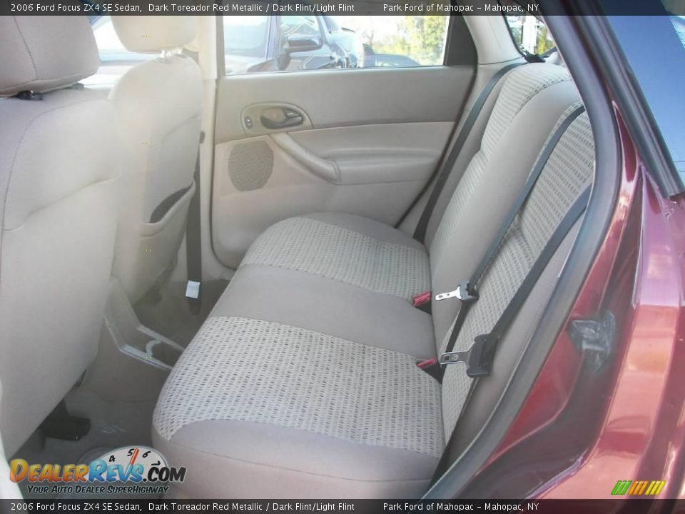 2006 Ford Focus ZX4 SE Sedan Dark Toreador Red Metallic / Dark Flint/Light Flint Photo #6