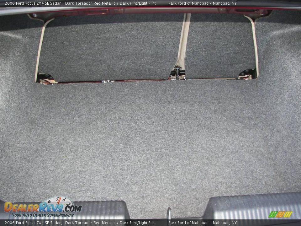 2006 Ford Focus ZX4 SE Sedan Dark Toreador Red Metallic / Dark Flint/Light Flint Photo #7
