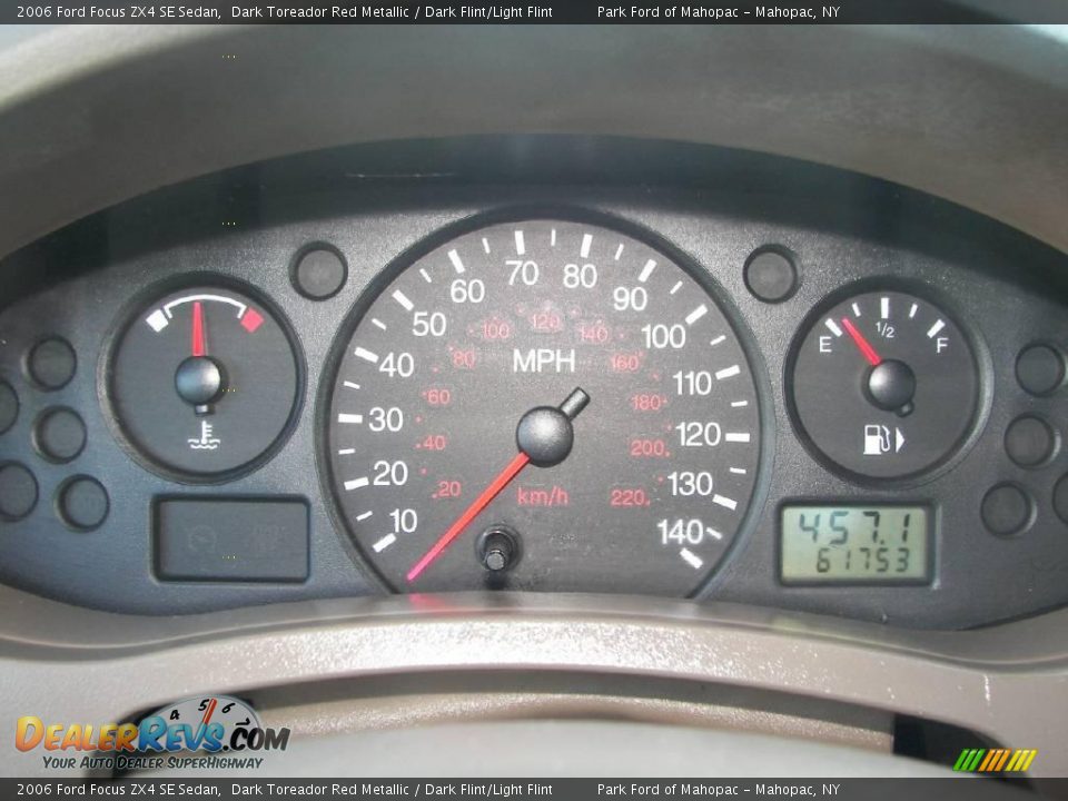 2006 Ford Focus ZX4 SE Sedan Dark Toreador Red Metallic / Dark Flint/Light Flint Photo #13