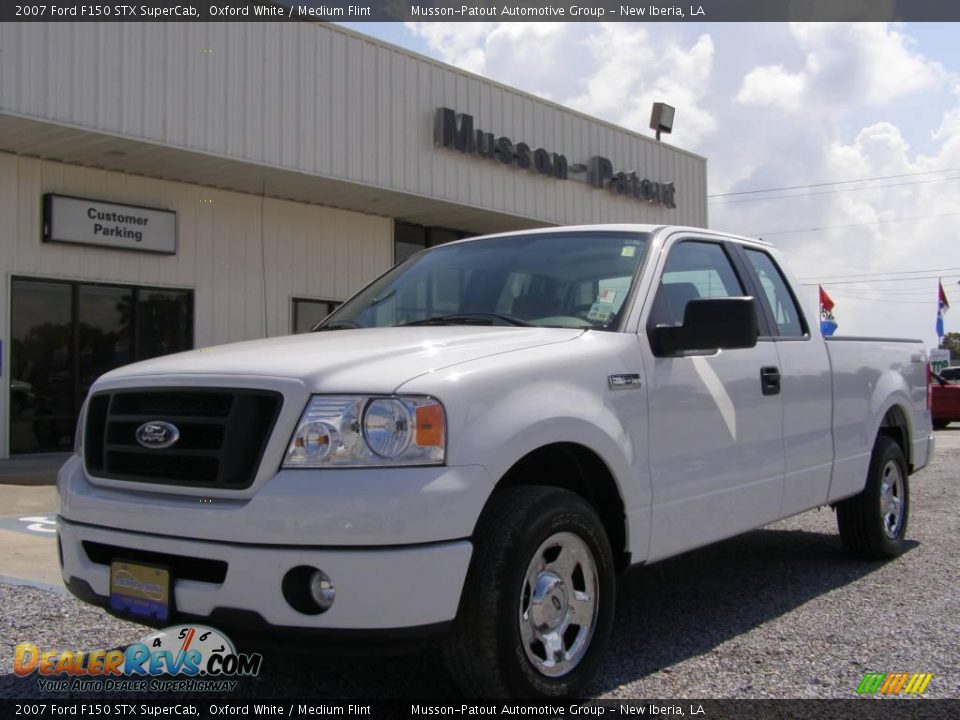 2007 Ford F150 STX SuperCab Oxford White / Medium Flint Photo #1