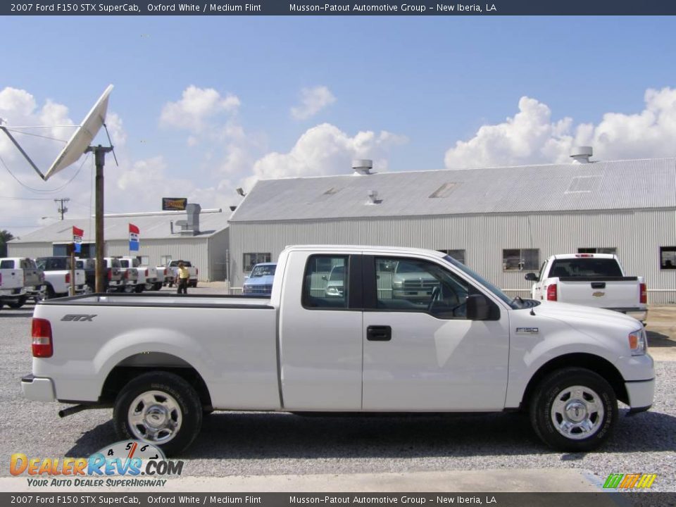 2007 Ford F150 STX SuperCab Oxford White / Medium Flint Photo #6