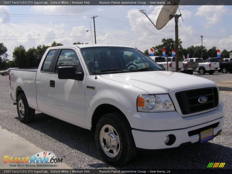 2007 Ford F150 STX SuperCab Oxford White / Medium Flint Photo #7